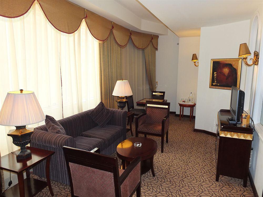 Gloria Hotel Доха Экстерьер фото